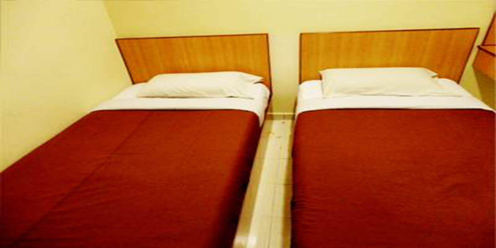 Hotel Suria Петалинг Джая Екстериор снимка